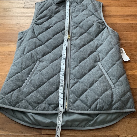 ❄️Old Navy gray quilted vest. Size S. NWT. - Picture 8 of 9